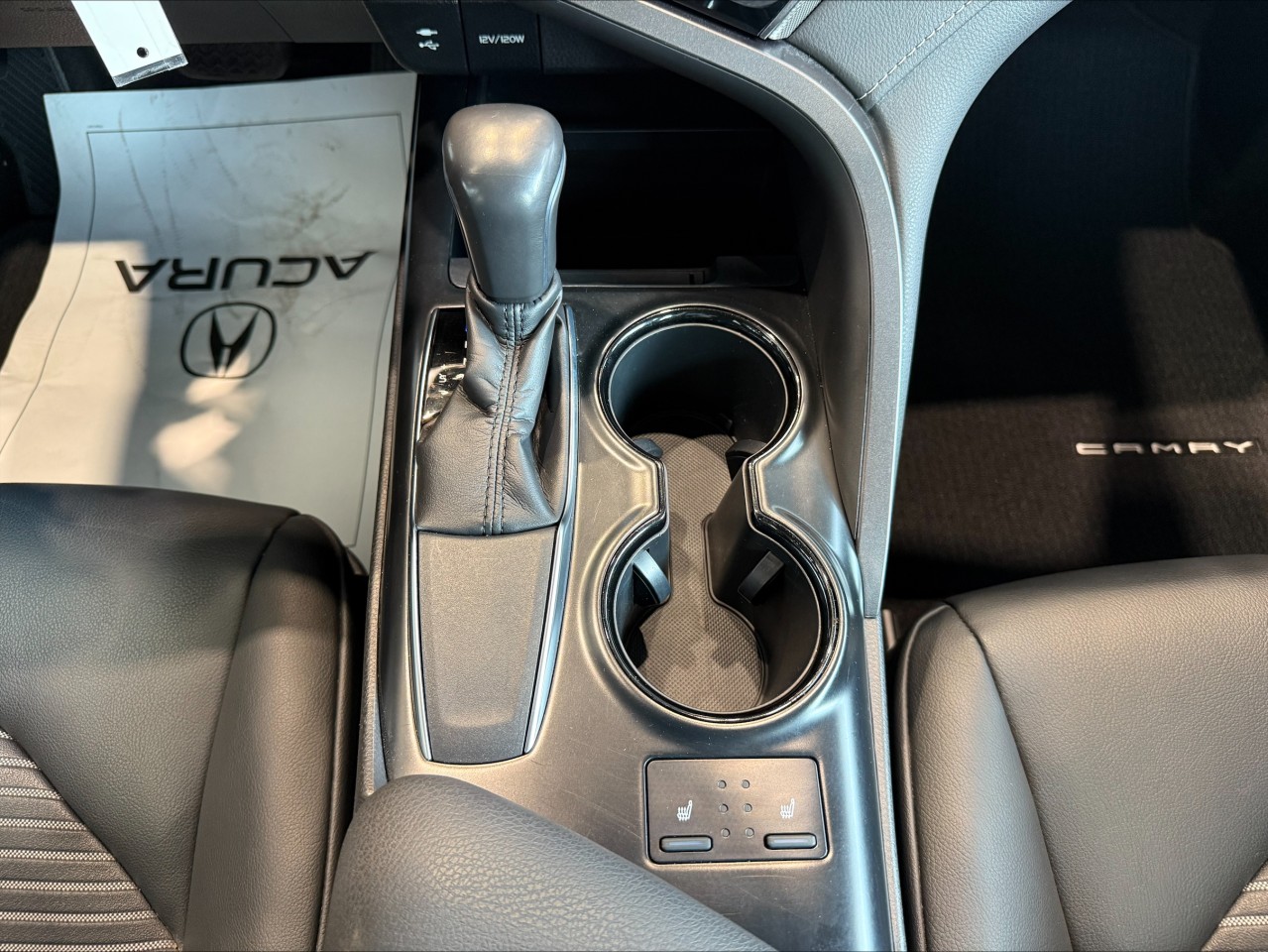 2019 Toyota Camry - Image 14