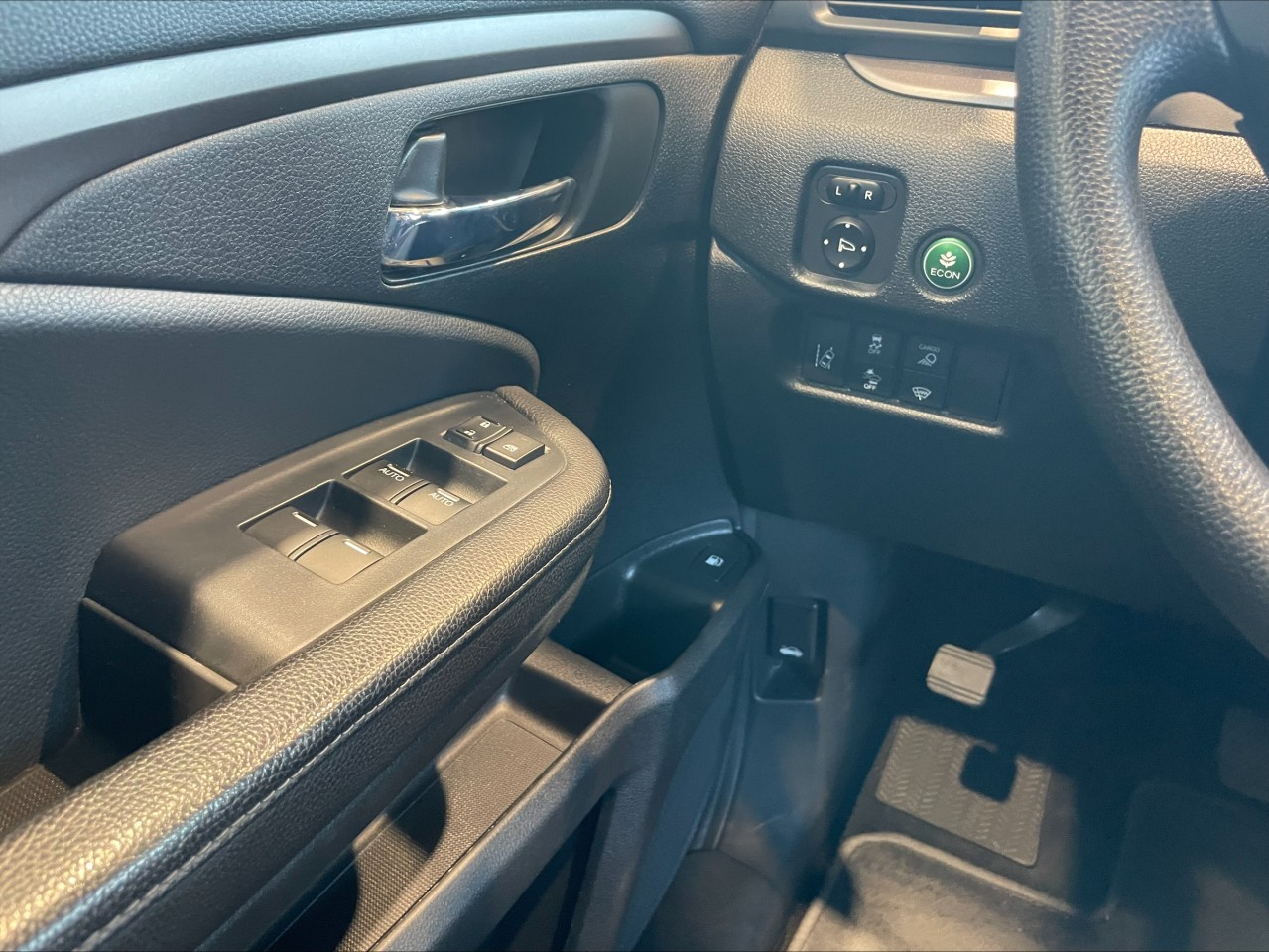 2020 Honda Ridgeline - Image 17