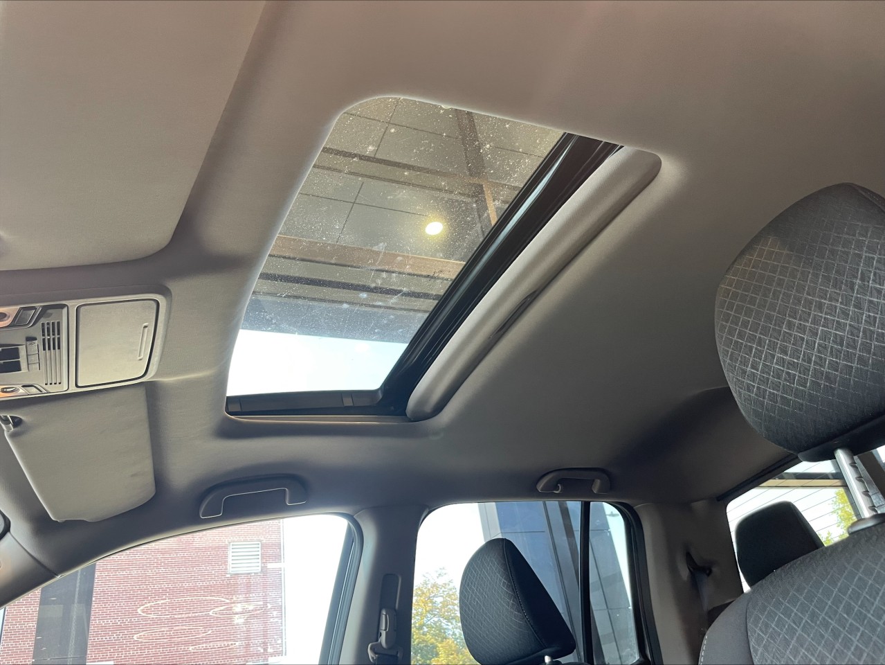 2020 Honda Ridgeline - Image 18