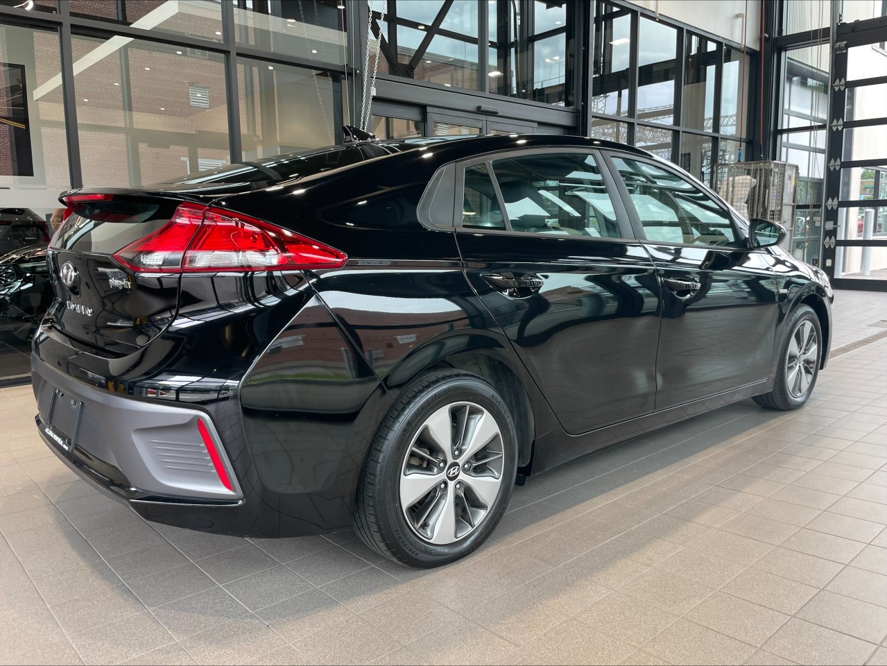 2020 Hyundai Ioniq - Image 6