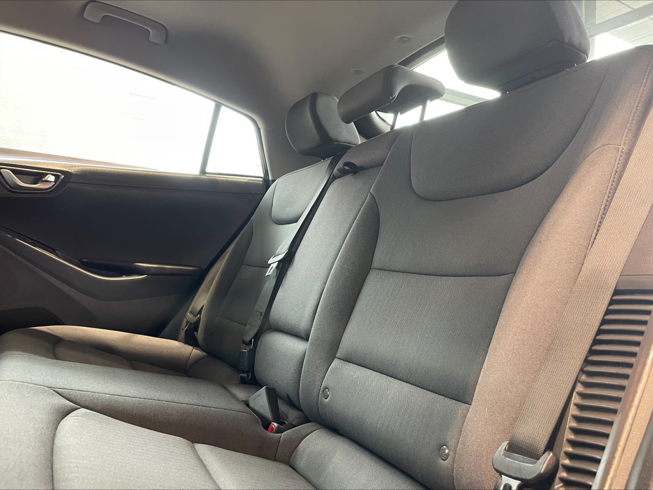 2020 Hyundai Ioniq - Image 10