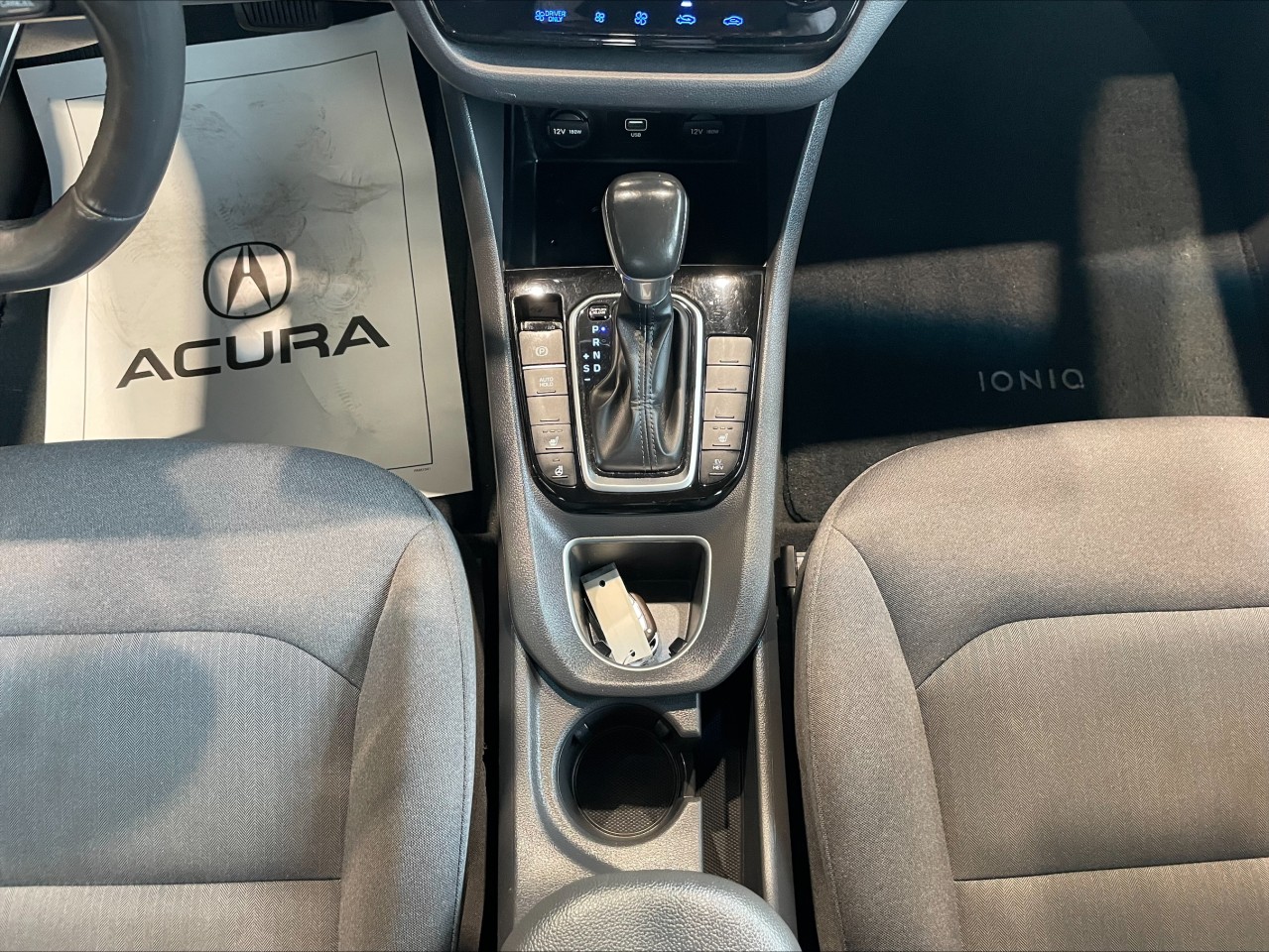 2020 Hyundai Ioniq - Image 13