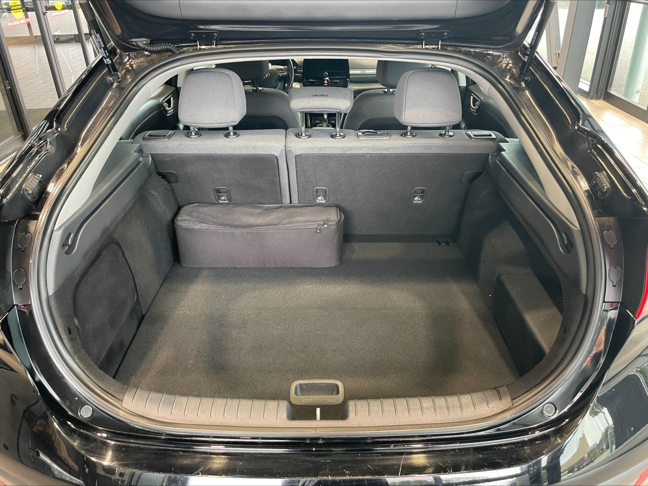 2020 Hyundai Ioniq - Image 16