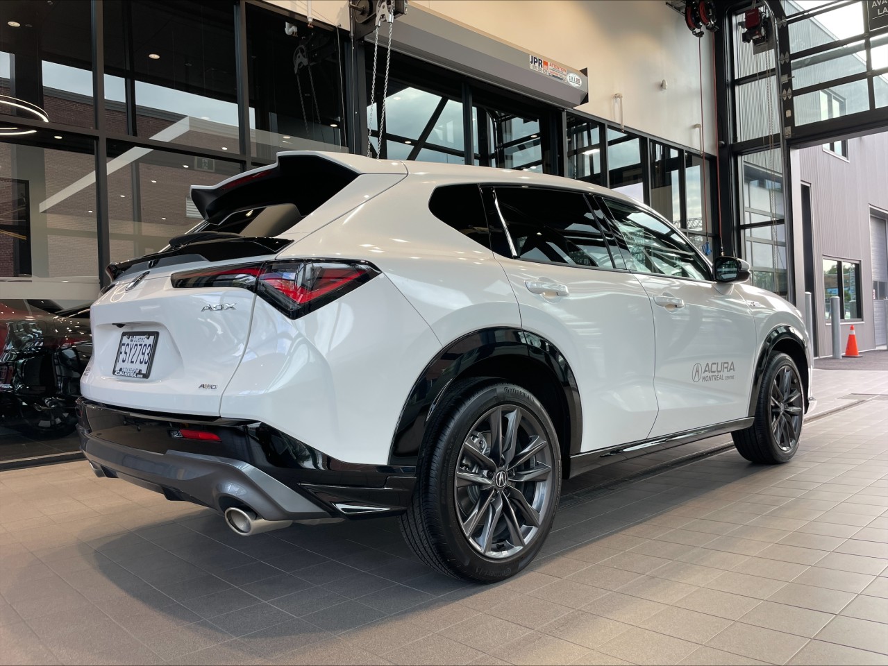 2025 Acura ADX - Image 9