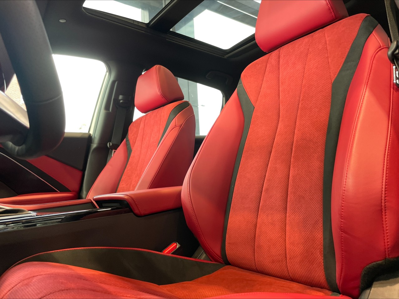 2025 Acura ADX - Image 12