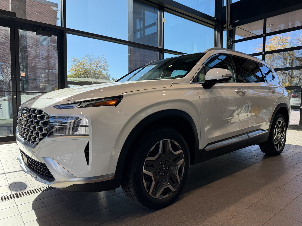 2022 Hyundai Santa Fe - Image 3