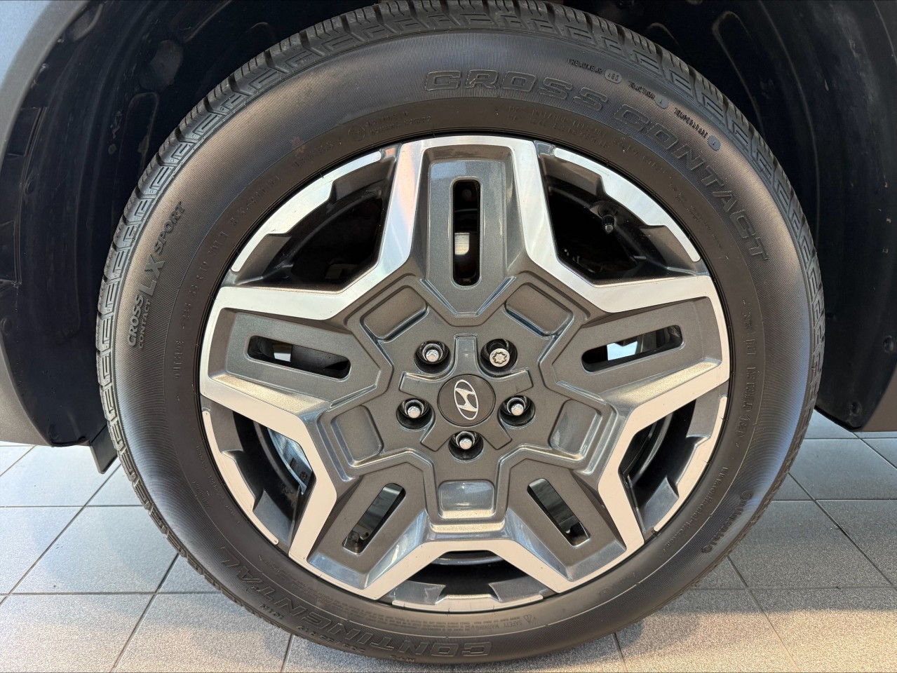 2022 Hyundai Santa Fe - Image 7