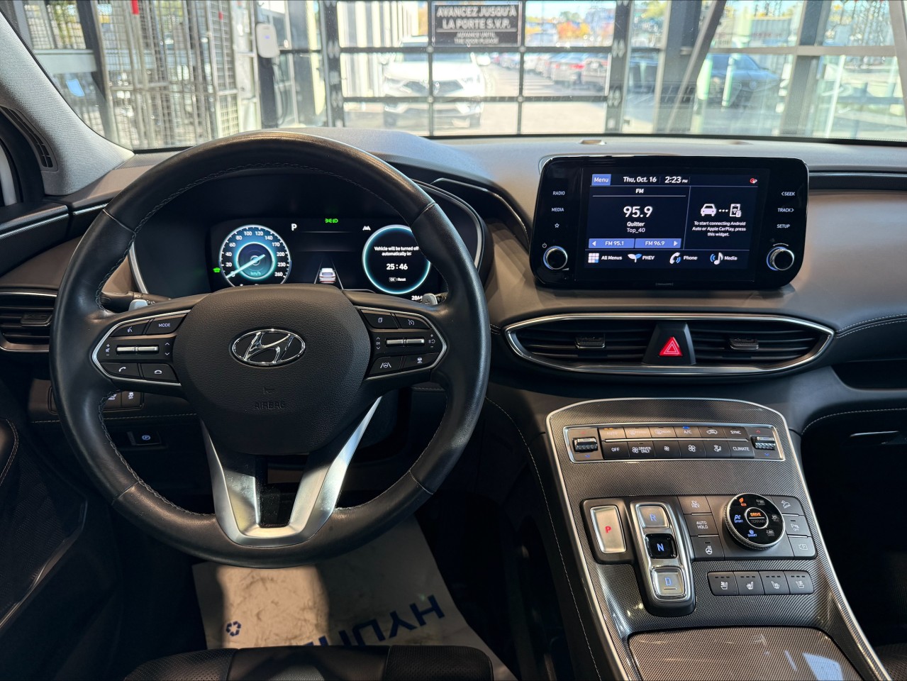 2022 Hyundai Santa Fe - Image 11