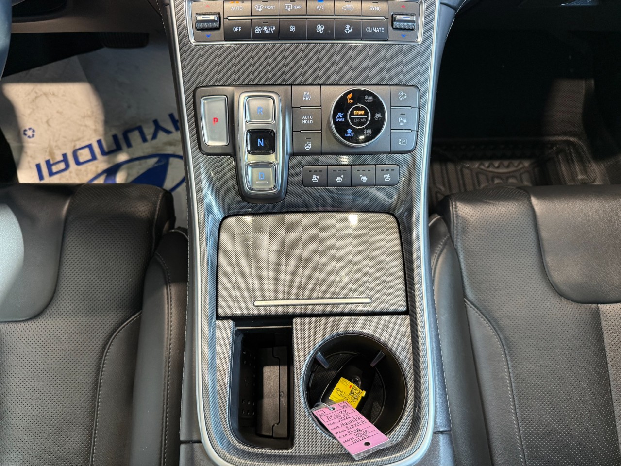 2022 Hyundai Santa Fe - Image 14