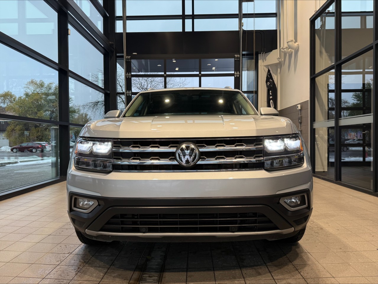 2018 Volkswagen Atlas - Image 2