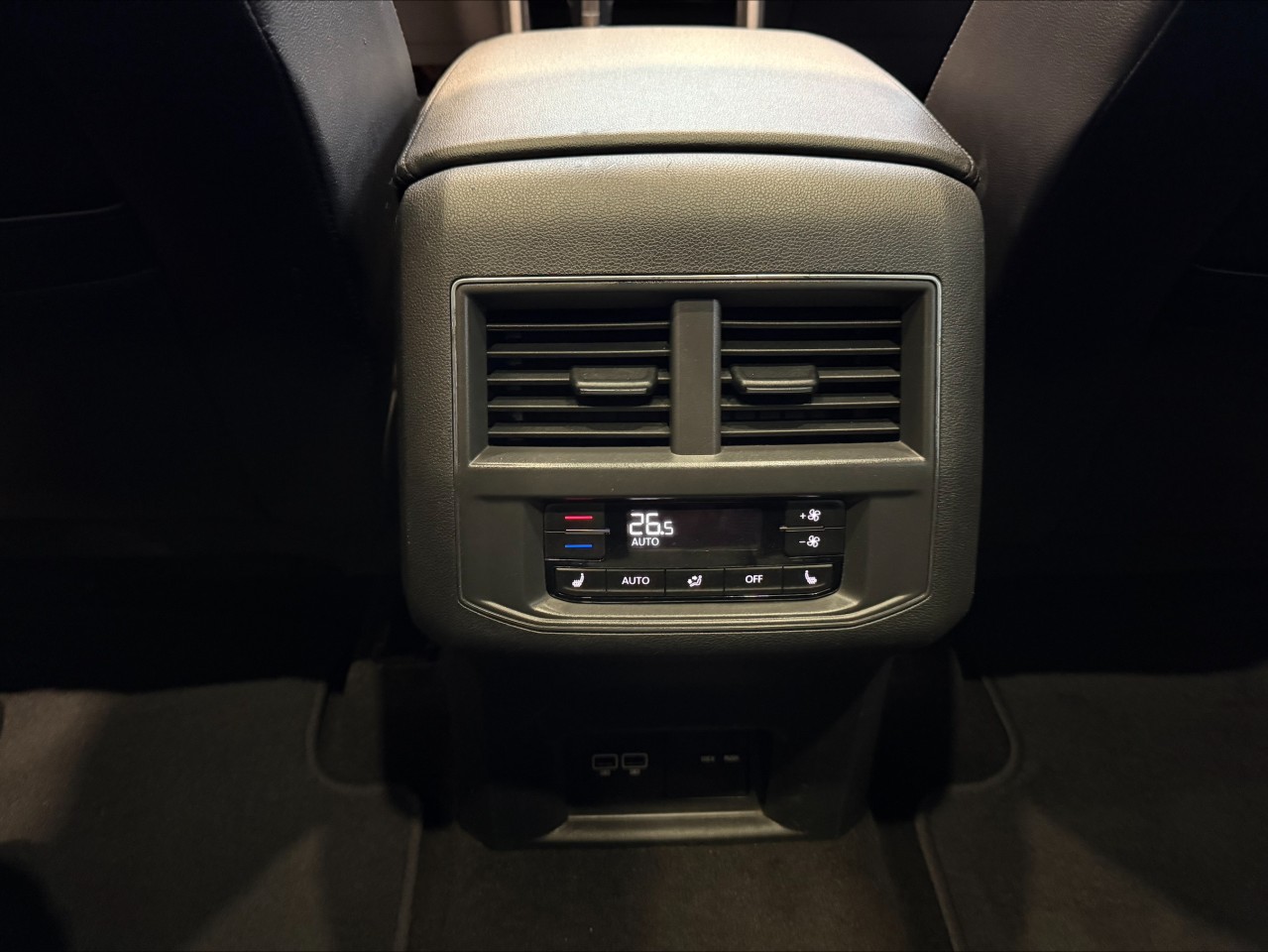 2018 Volkswagen Atlas - Image 24