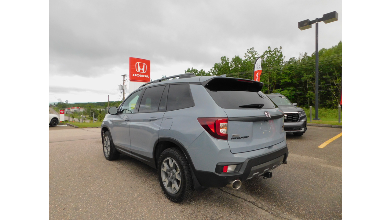 2023 Honda Passport - Image 5