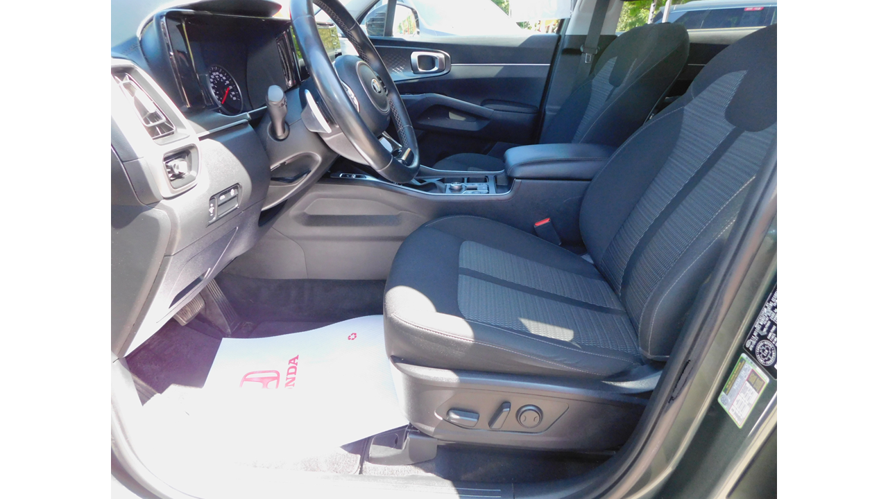 2021 Kia Sorento - Image 13