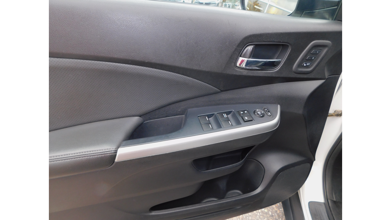 2015 Honda CR-V - Image 16