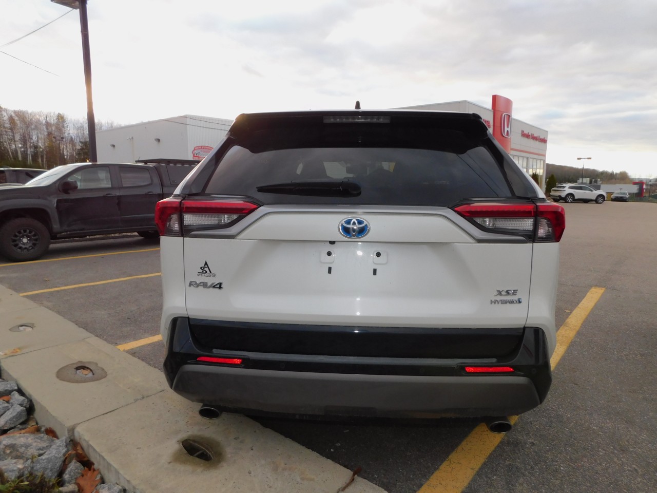 2019 Toyota RAV4 - Image 4