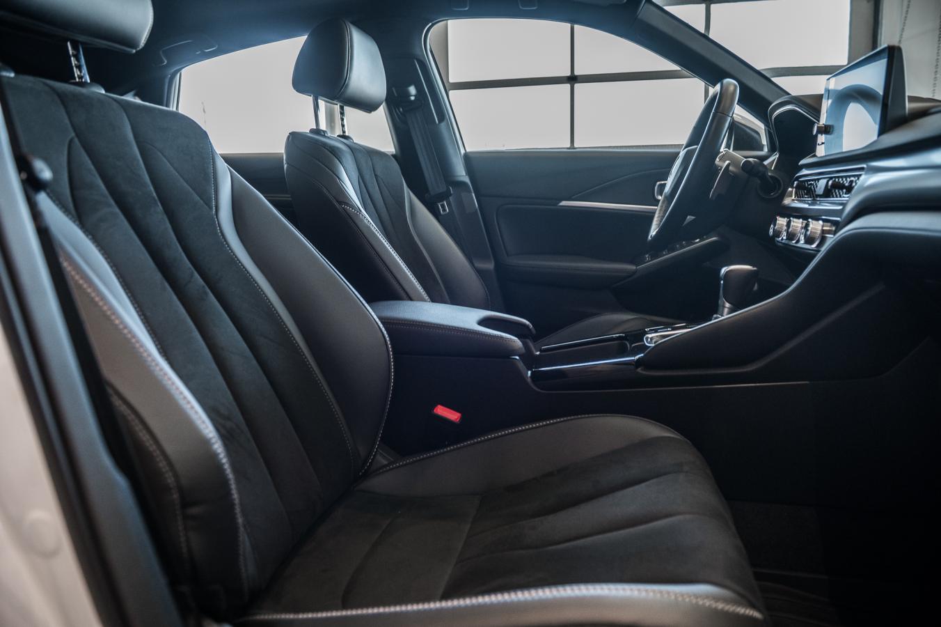 2025 Acura Integra - Image 32