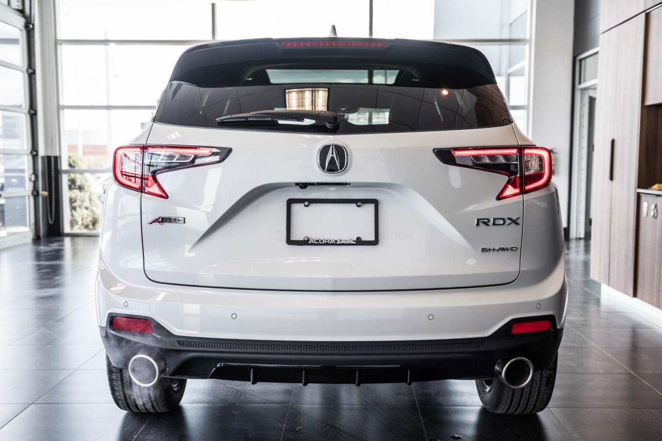 2025 Acura RDX - Image 8