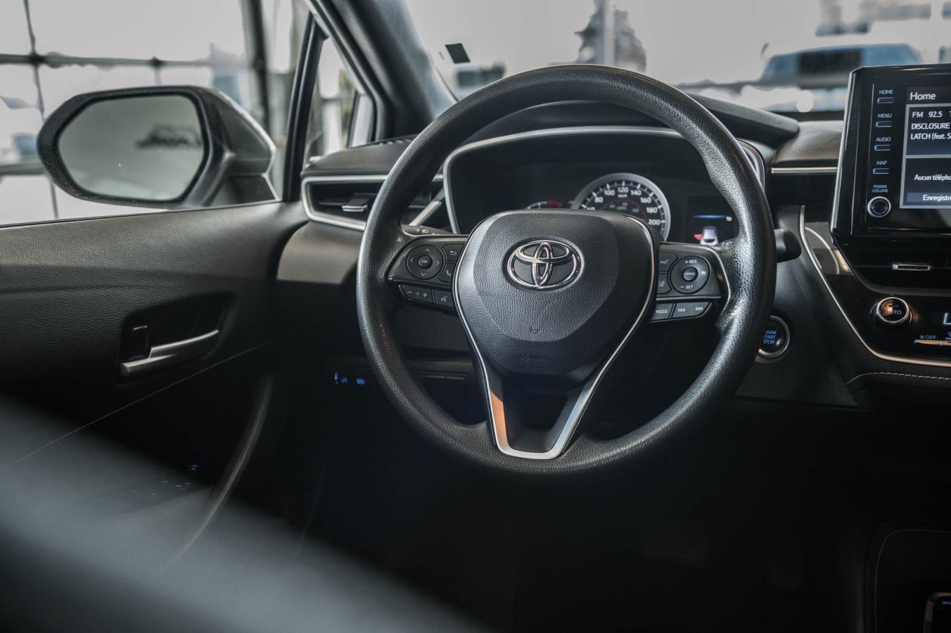 2022 Toyota Corolla Hatchback - Image 25