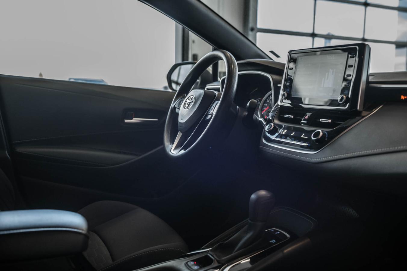 2022 Toyota Corolla Hatchback - Image 27