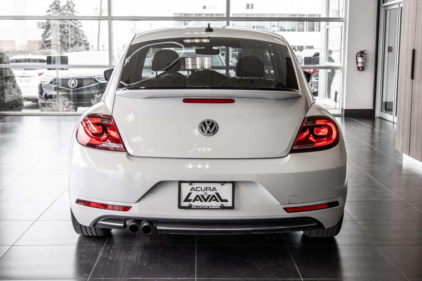 2018 Volkswagen Beetle - Image 8