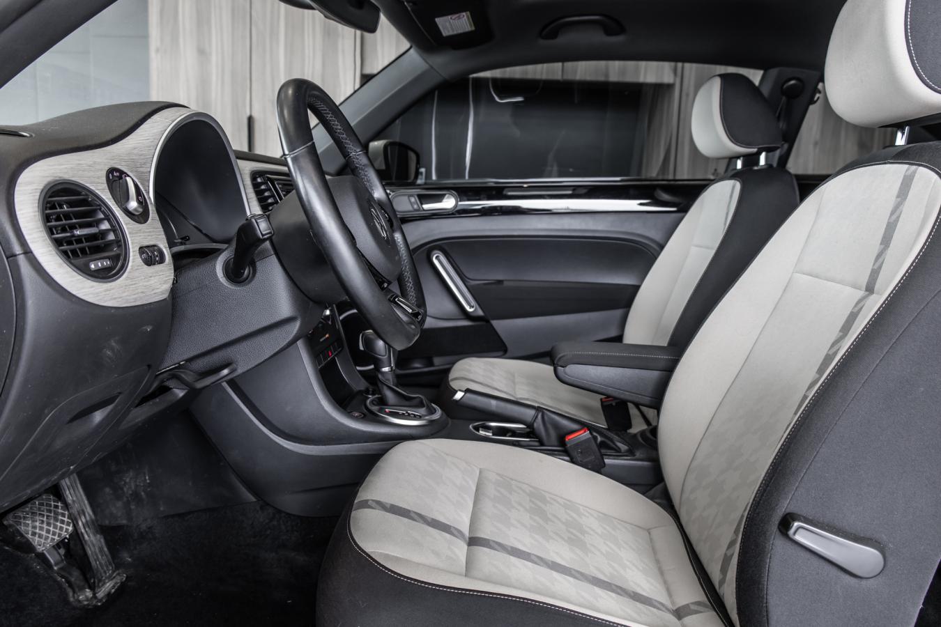 2018 Volkswagen Beetle - Image 10