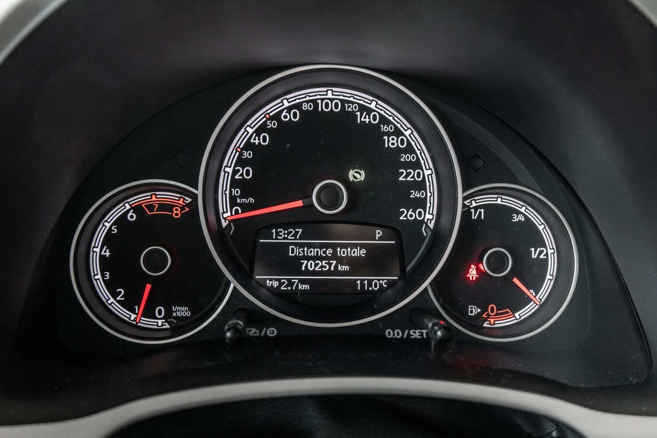 2018 Volkswagen Beetle - Image 13