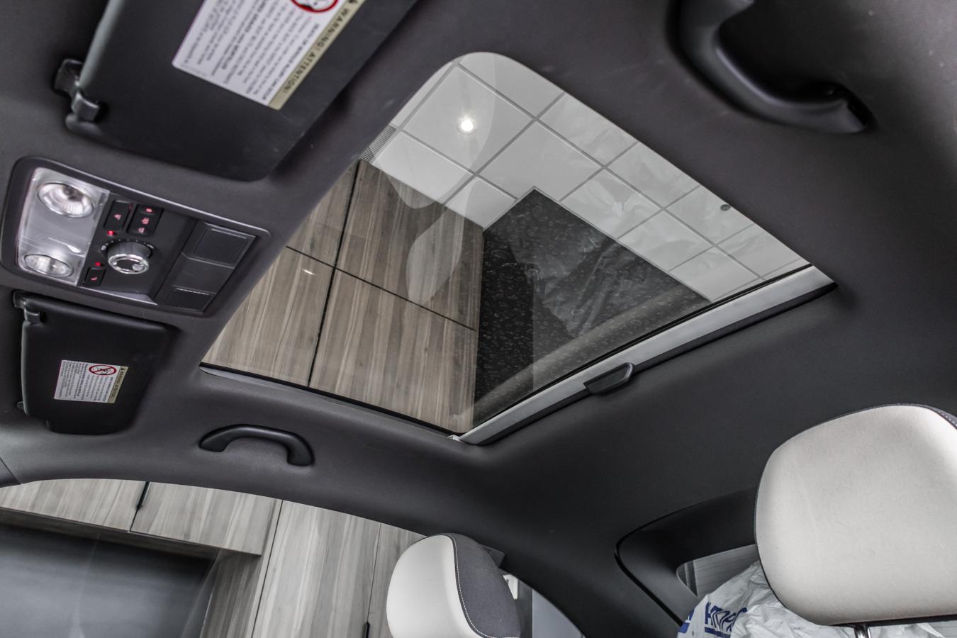 2018 Volkswagen Beetle - Image 21