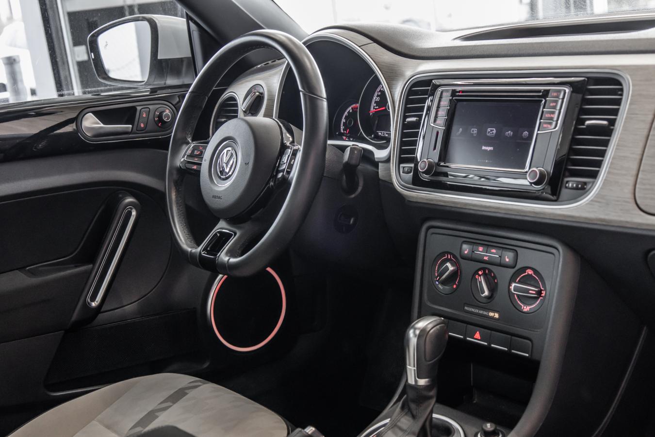 2018 Volkswagen Beetle - Image 22