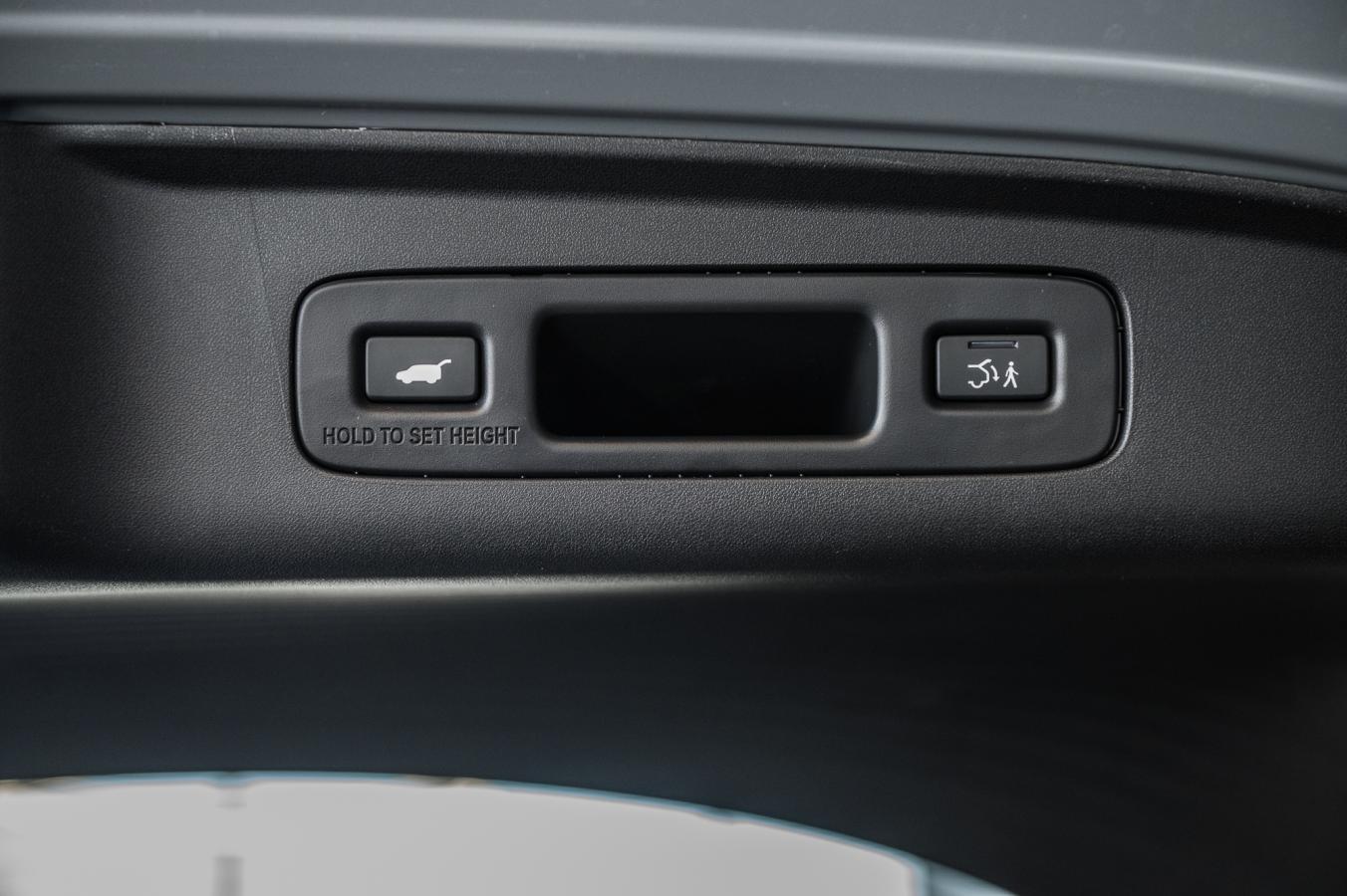 2025 Acura ADX - Image 12