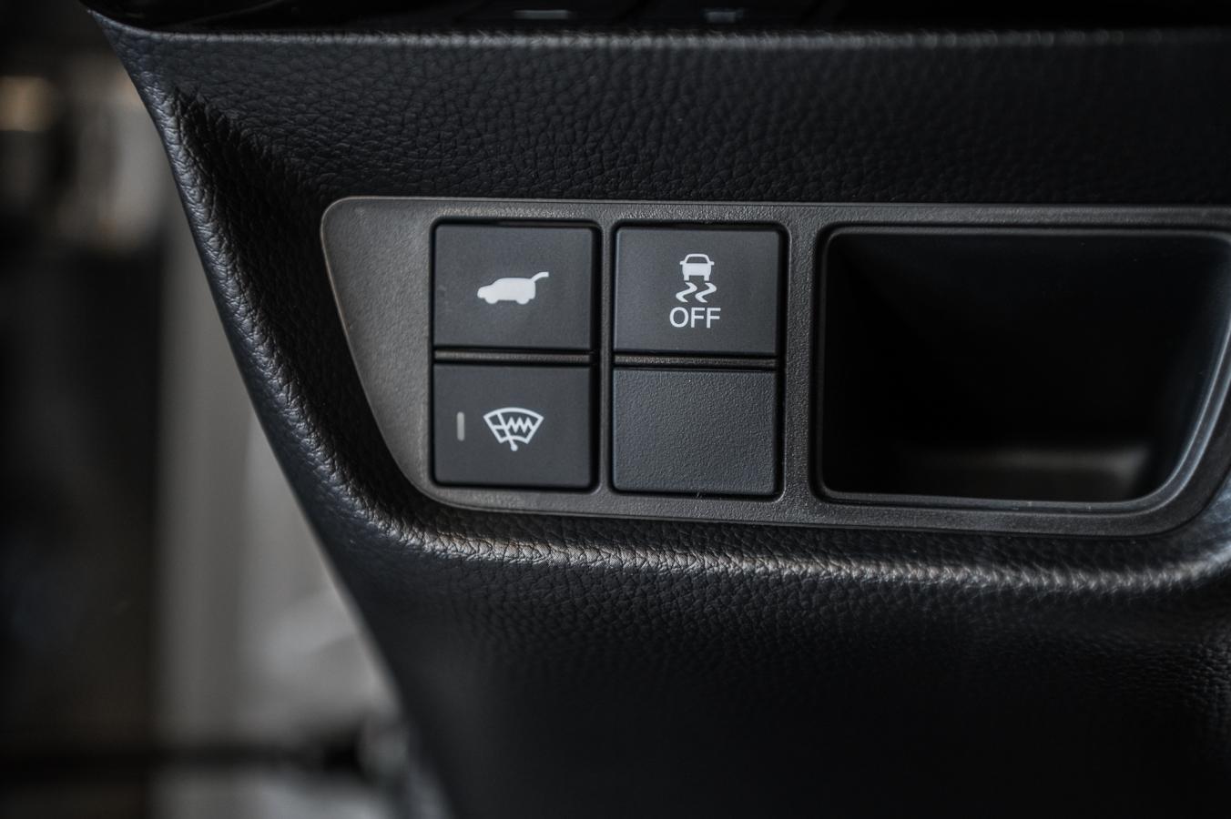 2025 Acura ADX - Image 17