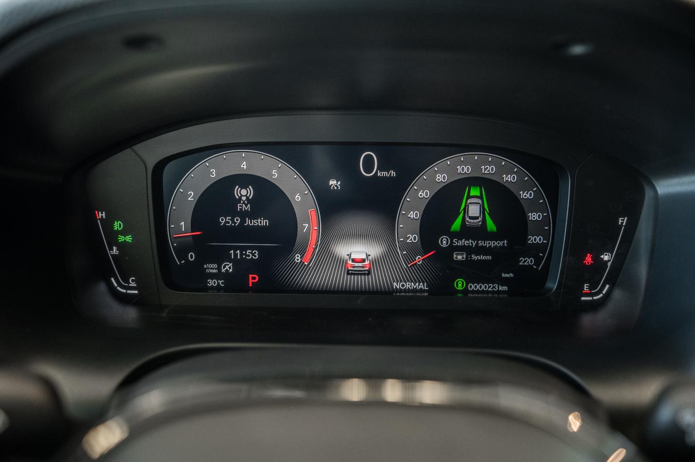 2025 Acura ADX - Image 19