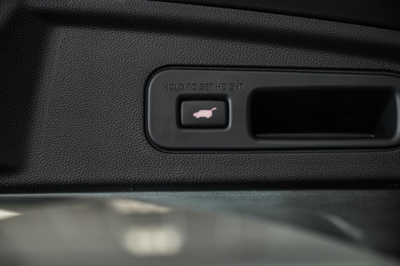 2023 Acura MDX - Image 12