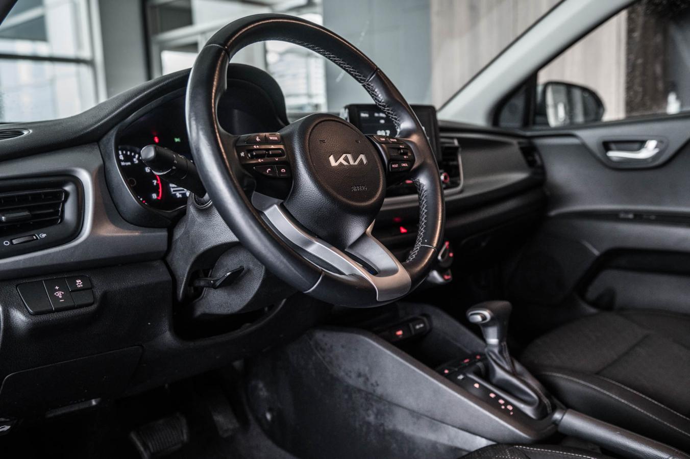 2023 Kia Rio5 - Image 13