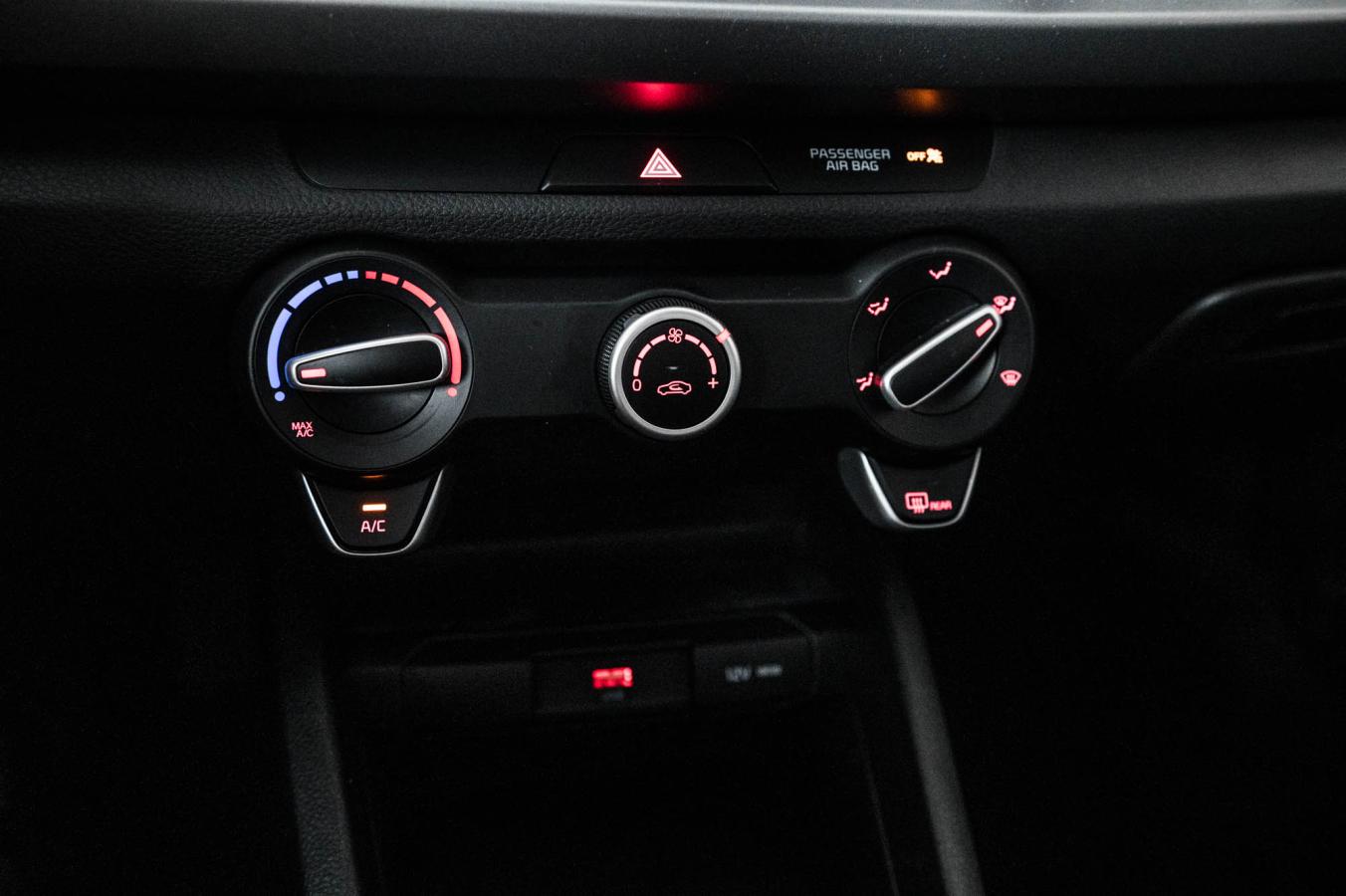 2023 Kia Rio5 - Image 19