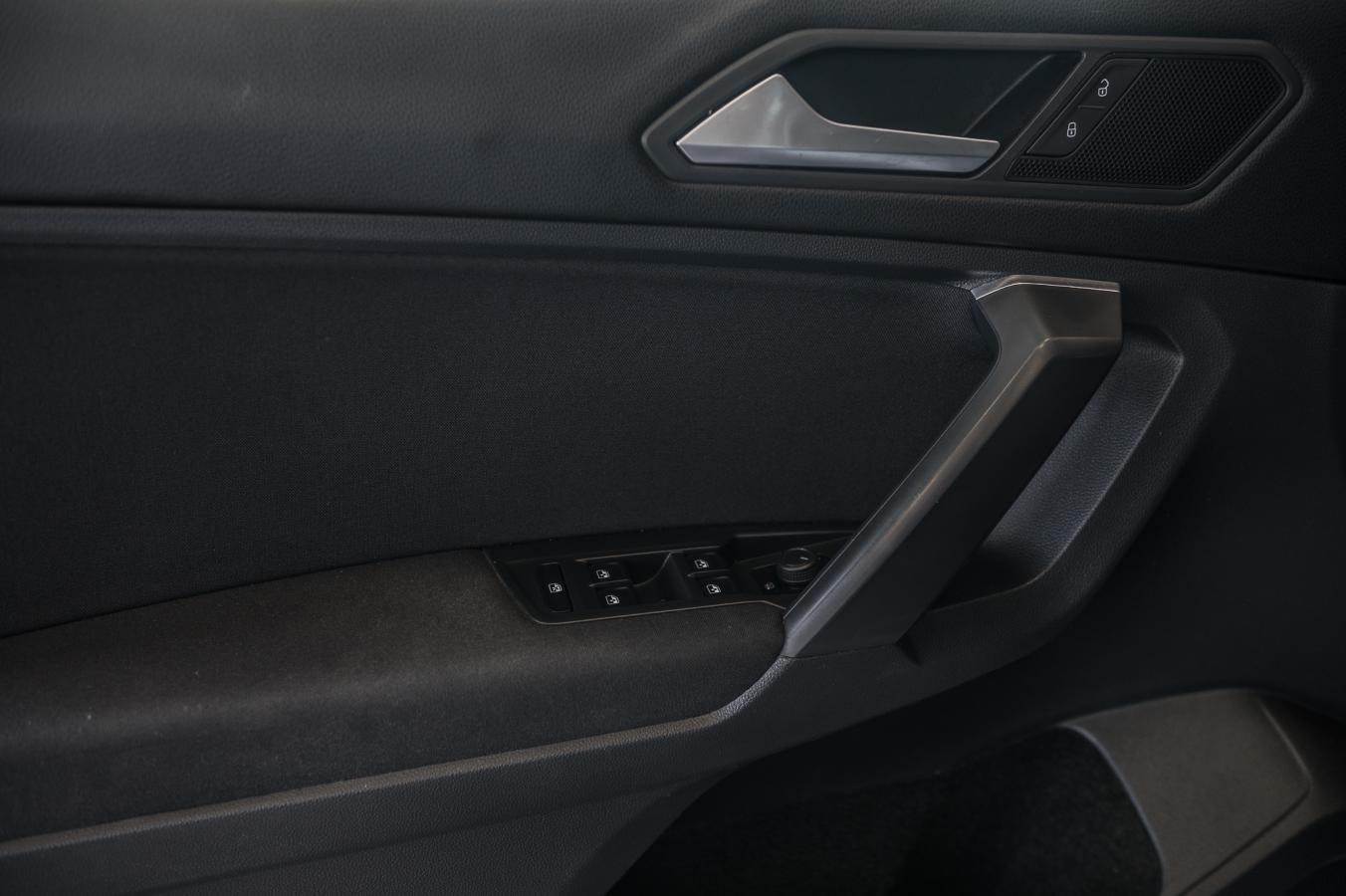 2021 Volkswagen Tiguan - Image 12