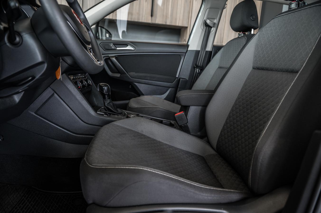 2021 Volkswagen Tiguan - Image 13