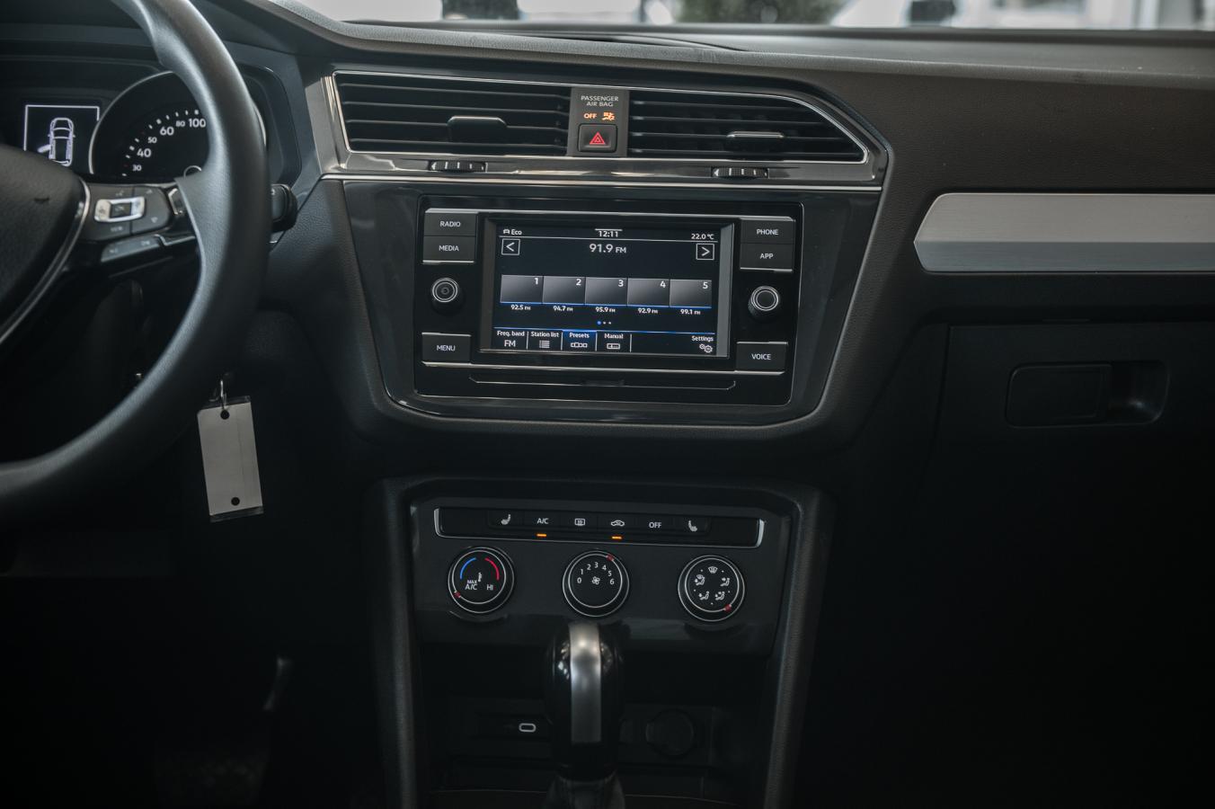 2021 Volkswagen Tiguan - Image 26