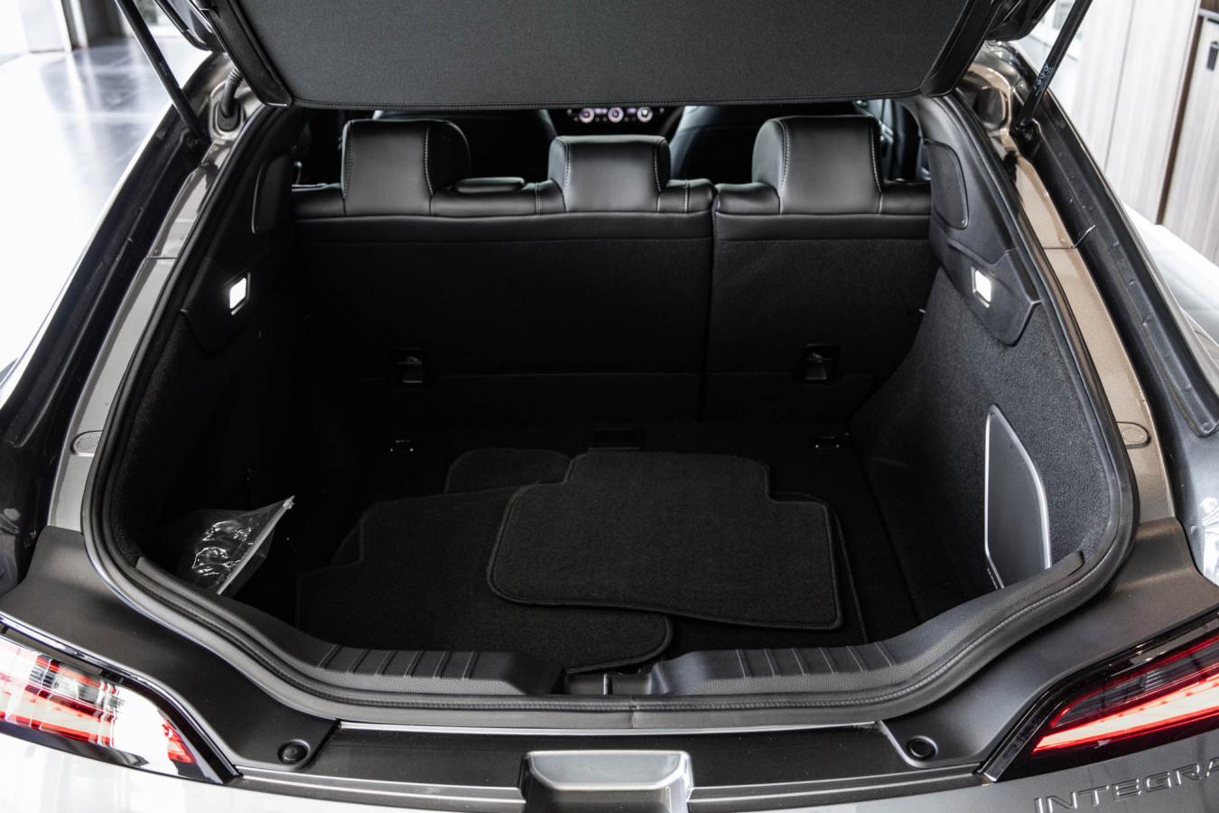 2025 Acura Integra - Image 10