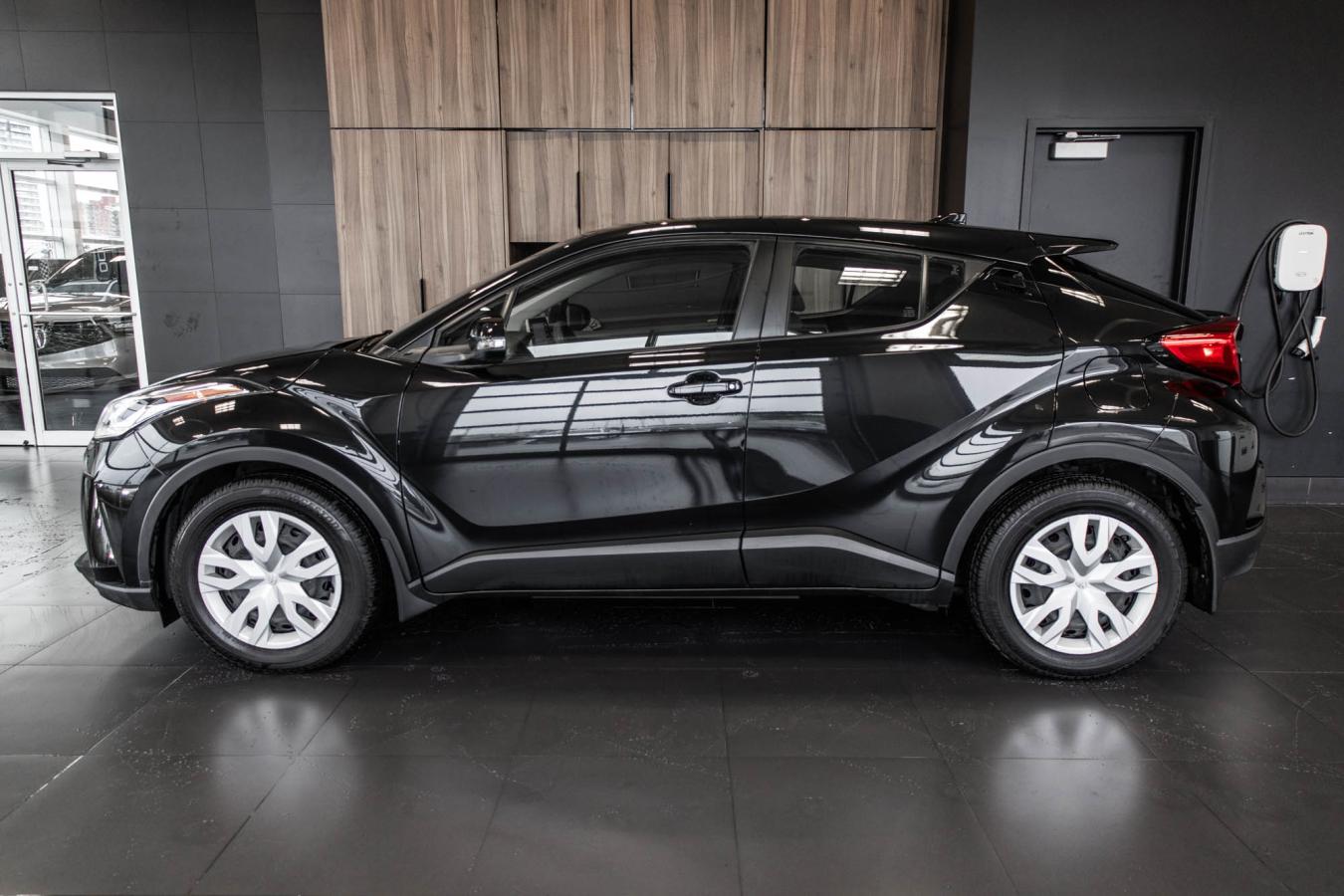 2022 Toyota C-HR - Image 6