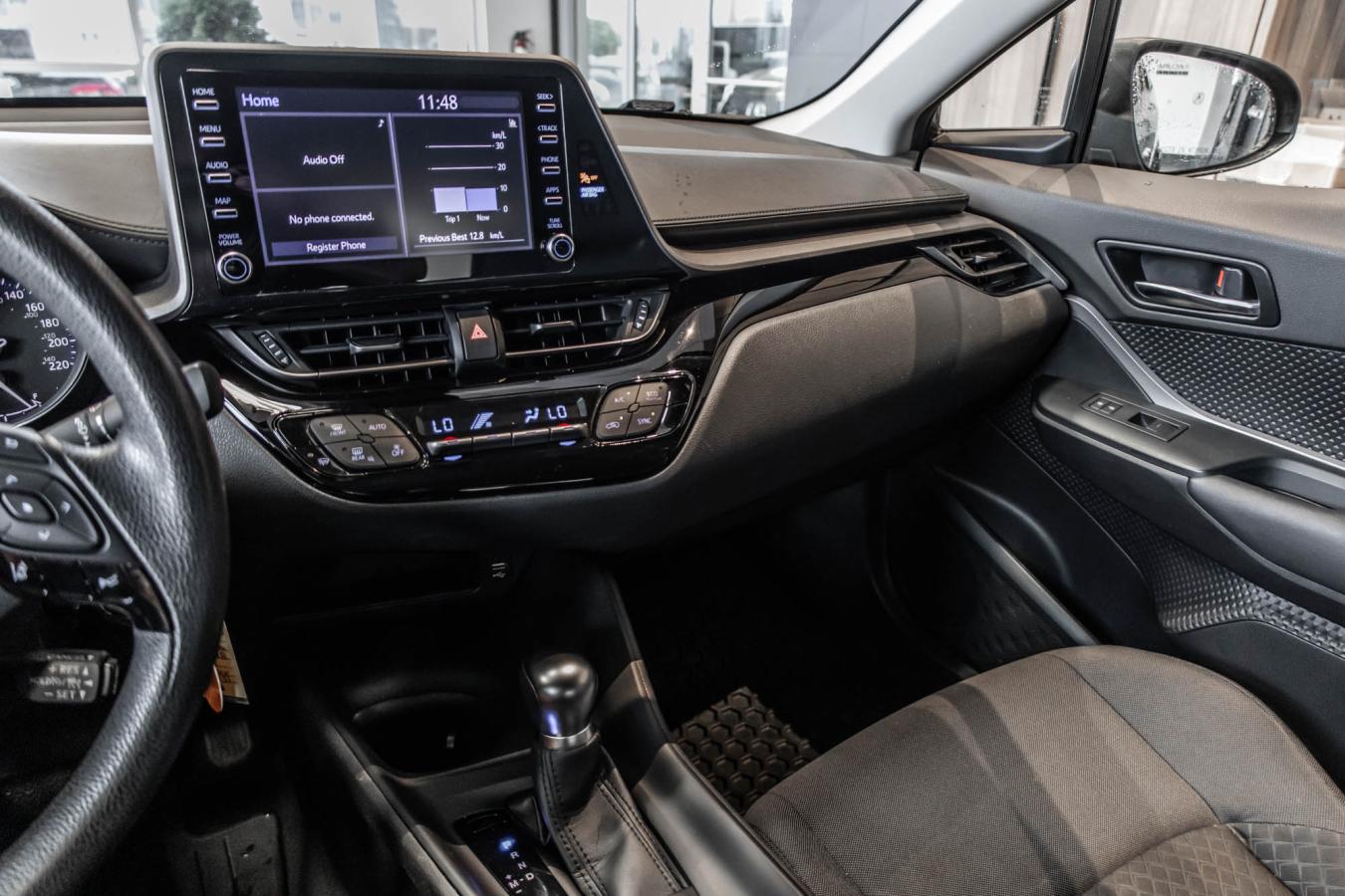 2022 Toyota C-HR - Image 19