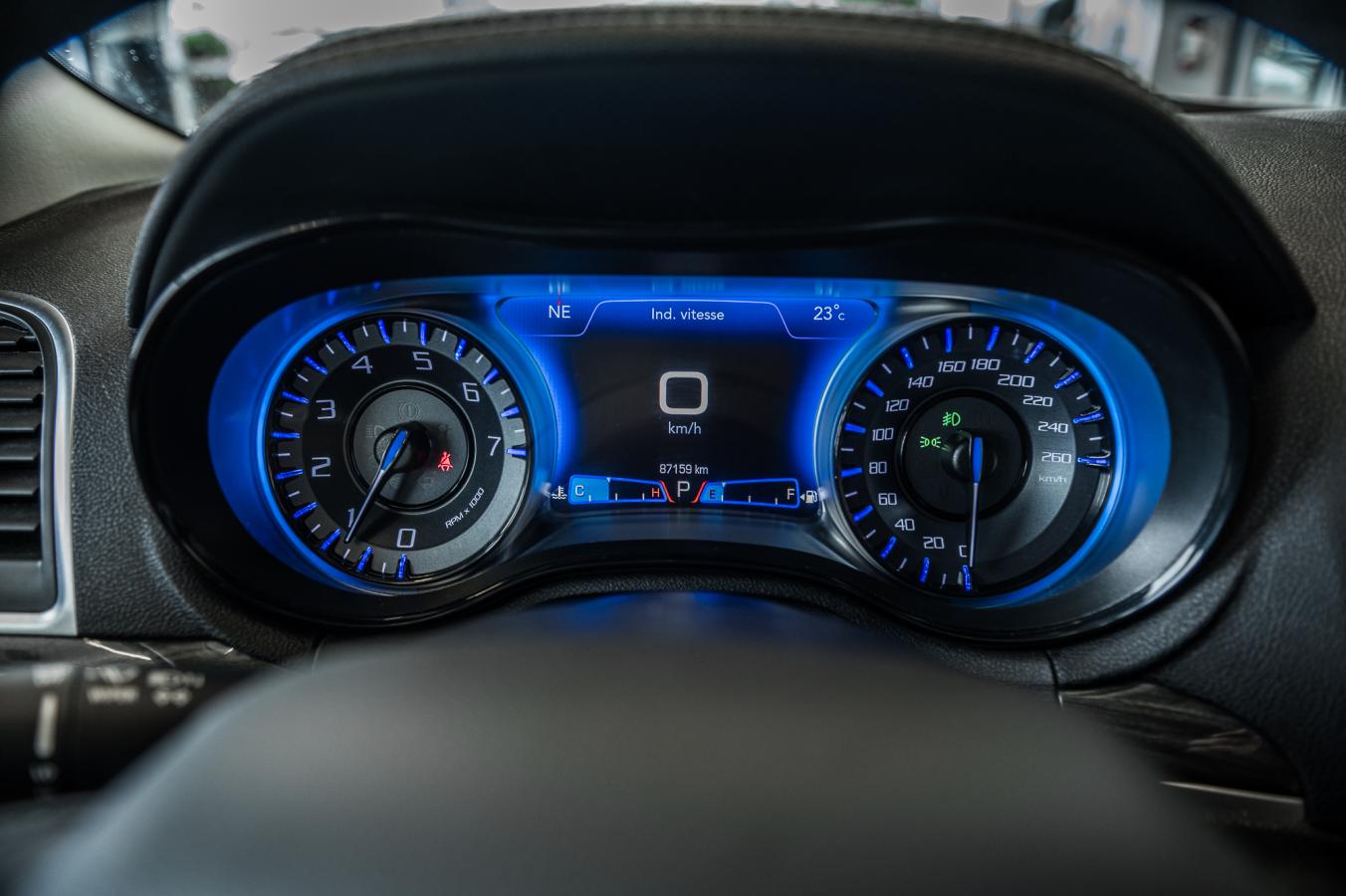 2022 Chrysler 300 - Image 16