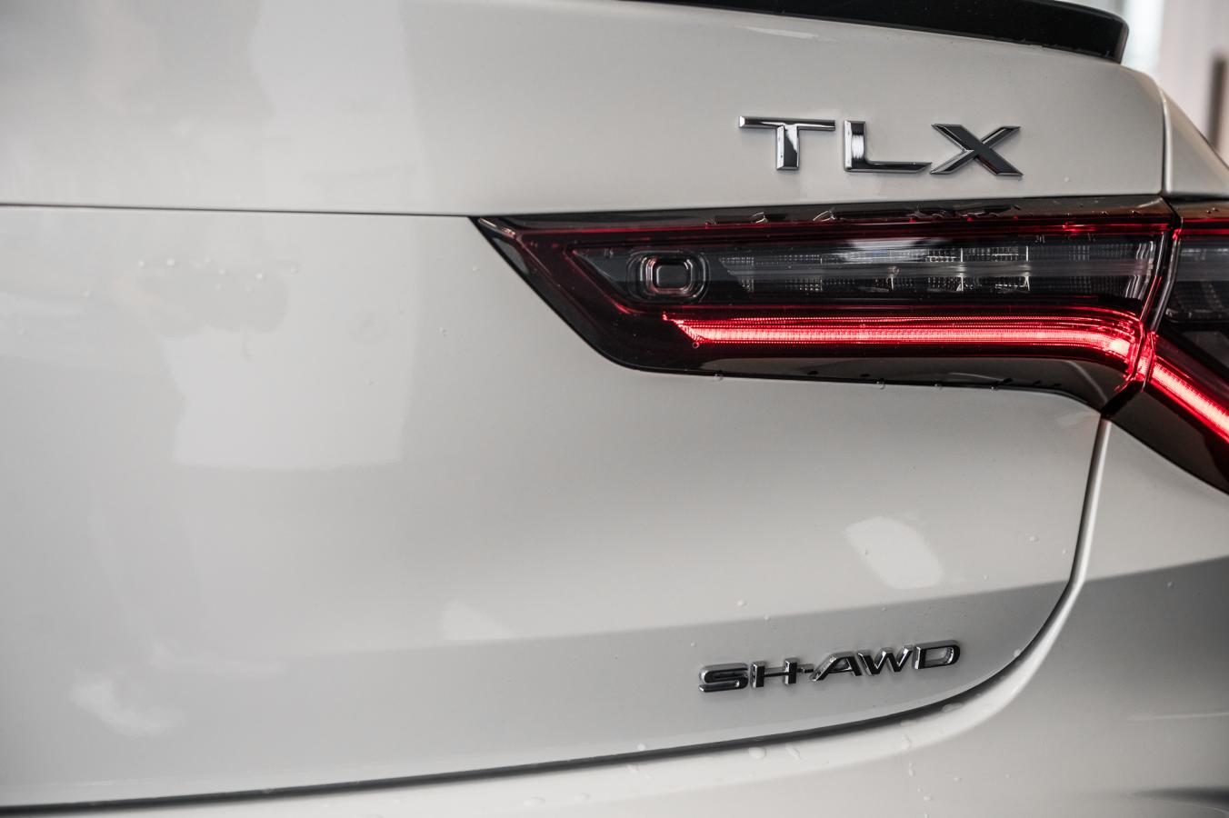2025 Acura TLX - Image 8