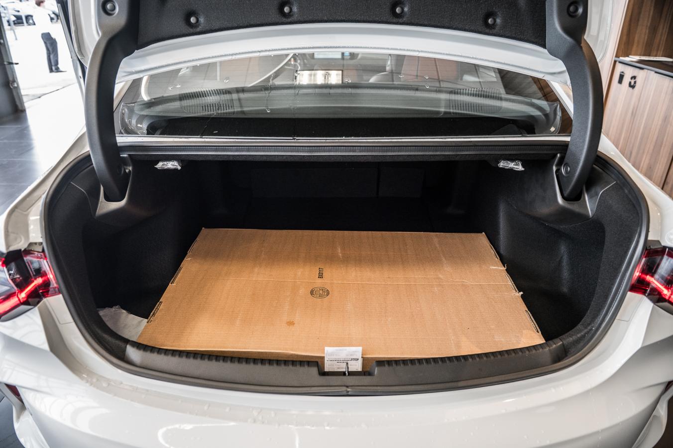 2025 Acura TLX - Image 10