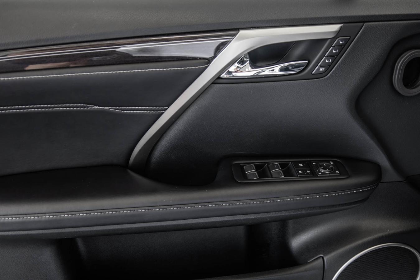 2020 Lexus RX 350 - Image 13