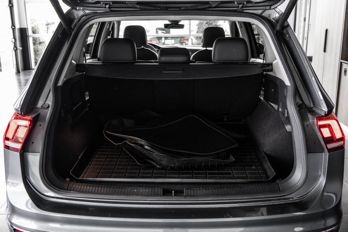 2021 Volkswagen Tiguan - Image 11