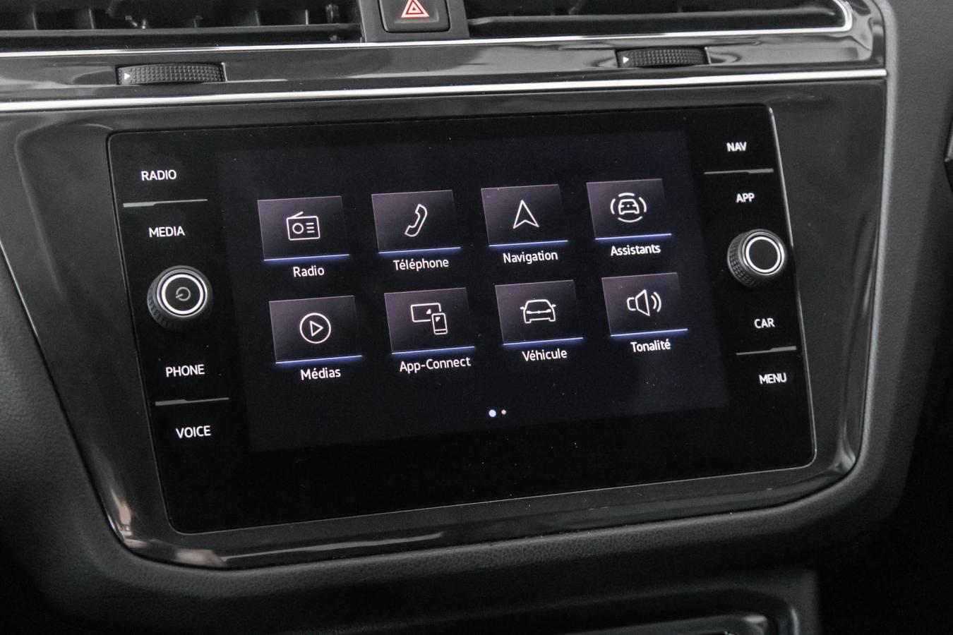 2021 Volkswagen Tiguan - Image 22