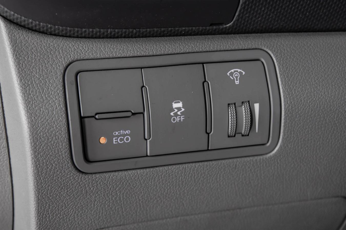 2012 Hyundai Accent - Image 14