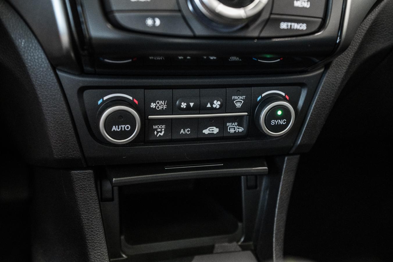 2016 Acura ILX - Image 22