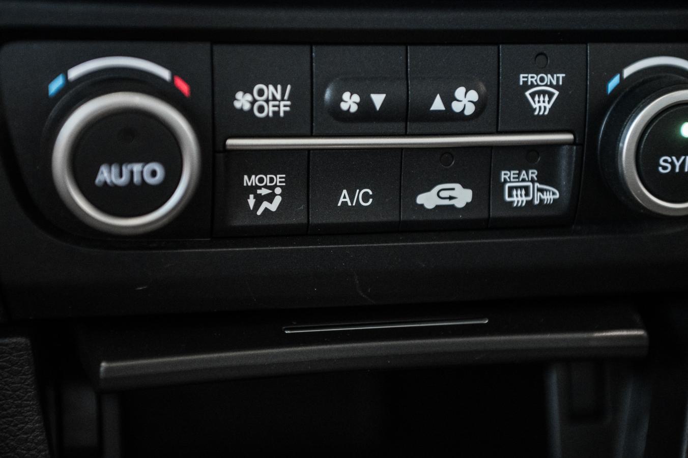 2016 Acura ILX - Image 23