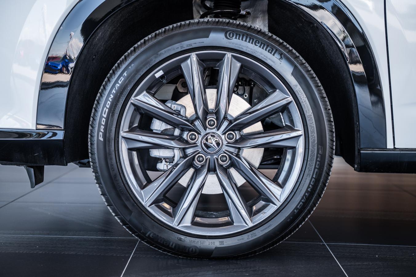 2025 Acura ADX - Image 5